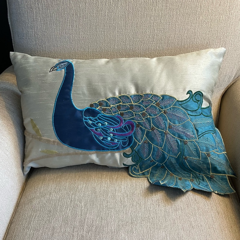 Peacock silk accent pillow / 19x11